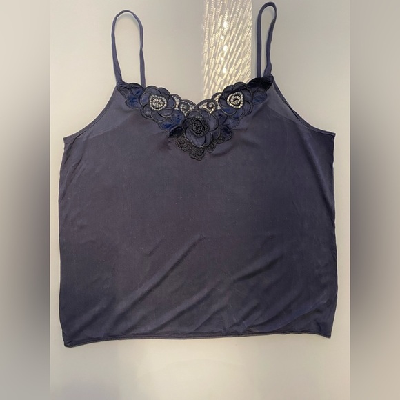 Women’s silk top - Picture 1 of 5